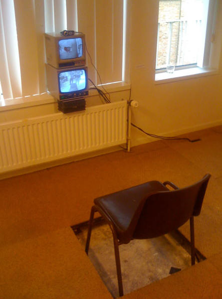 Surveiller le surveillant&nbsp;: installation vidéo interactive ©&nbsp;Sylvain Vriens (2010)